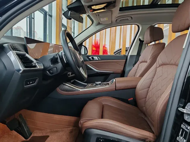 BMW X7 — Фото автомобиля 8