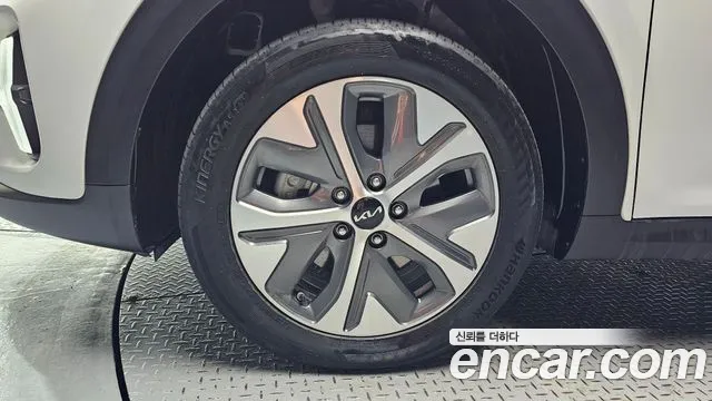 Kia Niro — Фото автомобиля 5