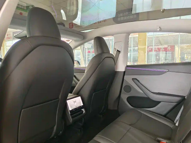 Tesla Model Y — Фото автомобиля 18