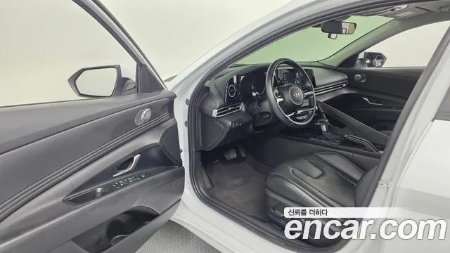 Hyundai AVANTE Avante (CN7) — Фото автомобиля 10