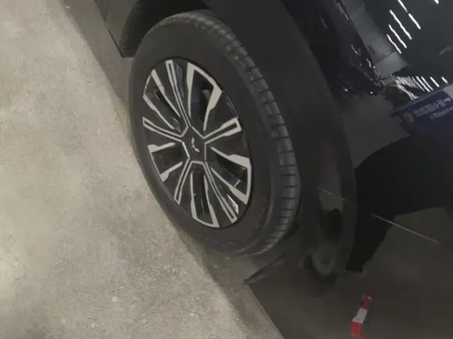 Wuling Starlight 730 — Фото автомобиля 6