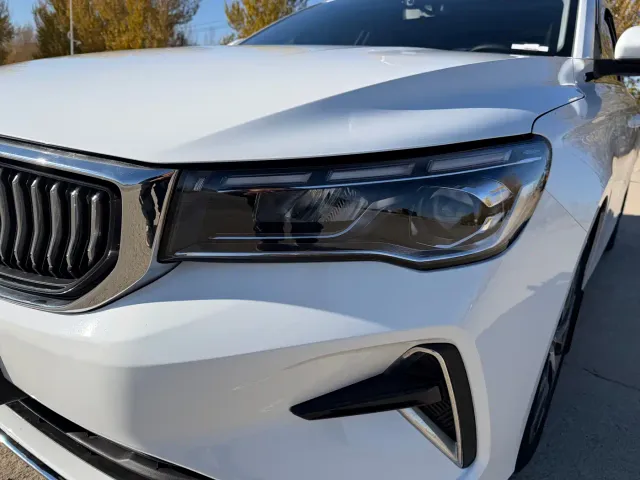 Geely Emgrand — Фото автомобиля 20