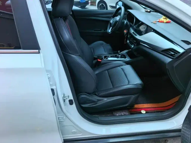 Changan Eado — Фото автомобиля 24