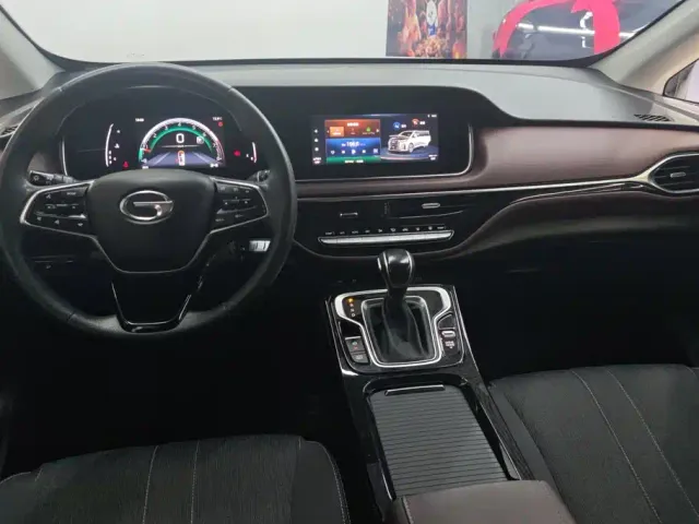 GAC Trumpchi M6 — Фото автомобиля 12