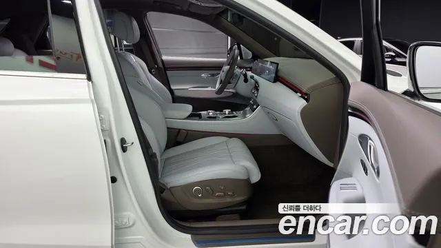 Genesis GV70 — Фото автомобиля 17