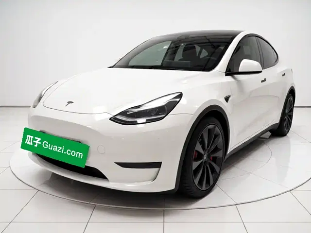 Фотография автомобиля — Tesla Model Y