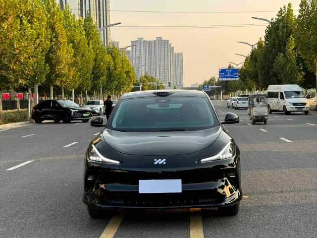 IM Motors LS6 — Фото автомобиля 2