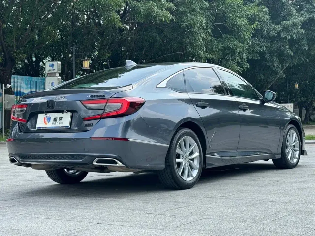 Honda Accord — Фото автомобиля 21