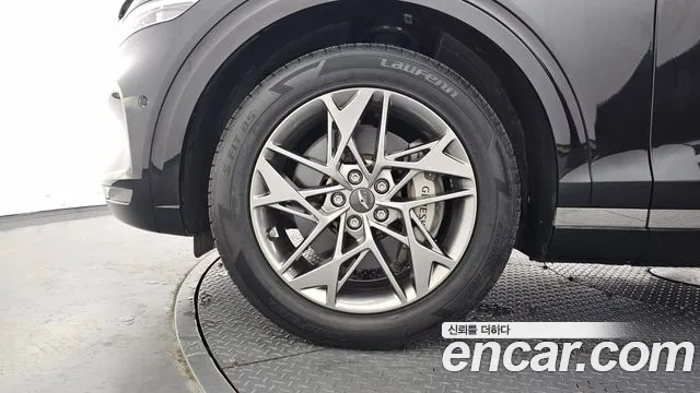 Genesis GV70 2.5T Бензин AWD — Фото автомобиля 5