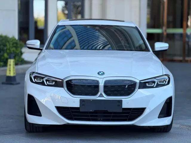 BMW i3 — Фото автомобиля 2
