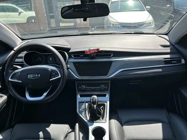 Geely Emgrand — Фото автомобиля 4