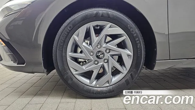 Hyundai Avante CN7 — Фото автомобиля 5