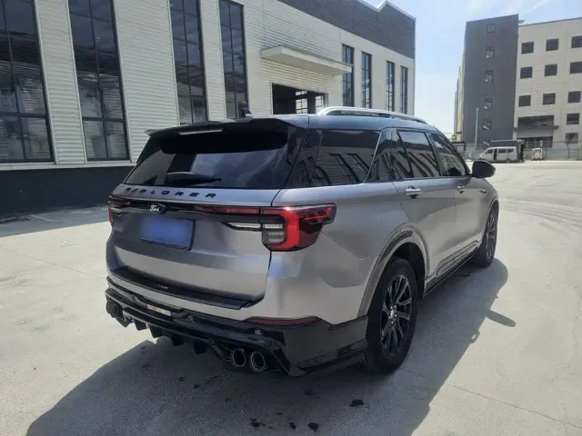 Ford Explorer — Фото автомобиля 9