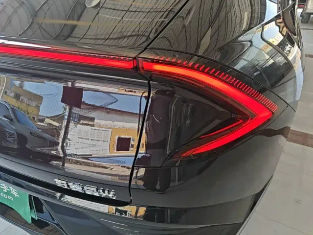 Wuling Starlight — Фото автомобиля 7