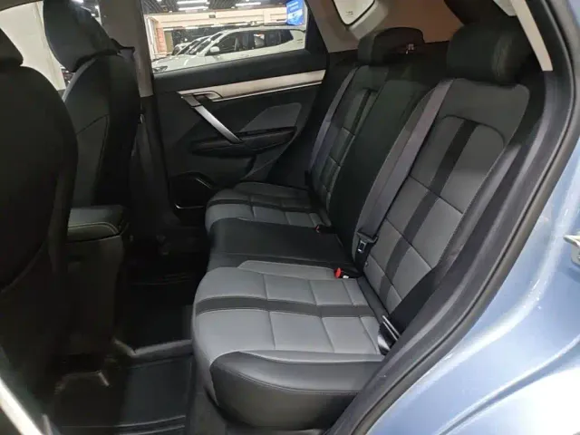 Geely Binyue — Фото автомобиля 16
