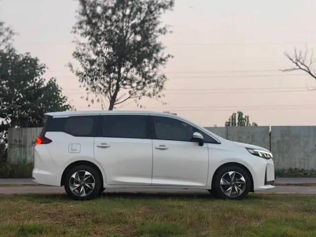 GAC Trumpchi M6 — Фото автомобиля 4