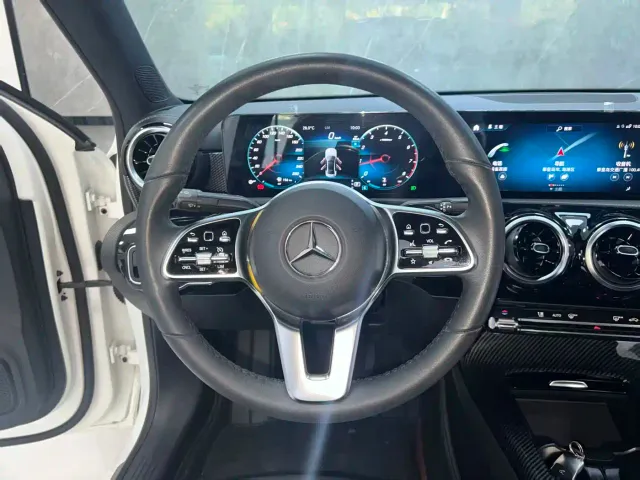 Mercedes-Benz A-Class — Фото автомобиля 14