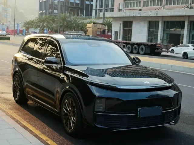 Li Auto L9 — Фото автомобиля 2