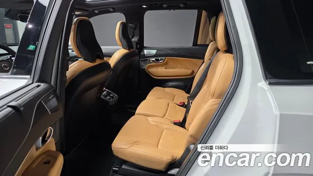 Volvo XC90 — Фото автомобиля 16