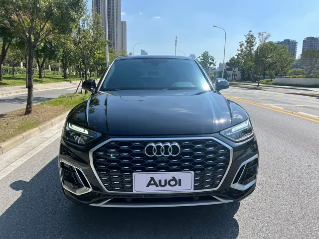 Audi Q5L Sportback — Фото автомобиля 2