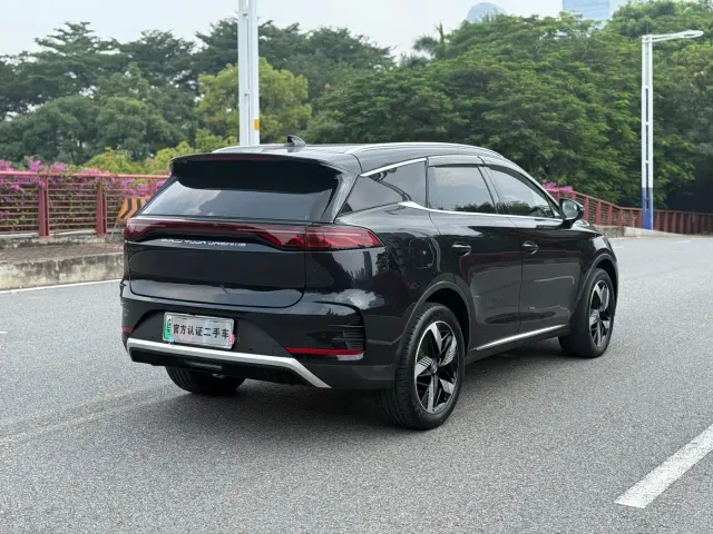 BYD Tang — Фото автомобиля 17