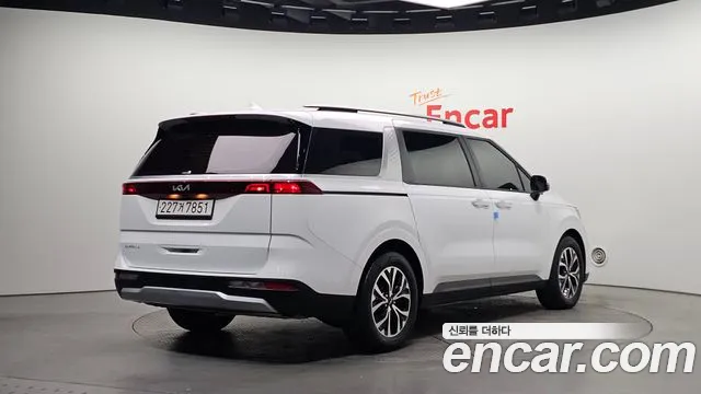 Kia Canival Carnival 4 поколение Бензин 9 мест Prestige — Фото автомобиля 2