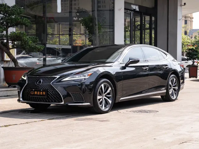 Фотография автомобиля — Lexus LS