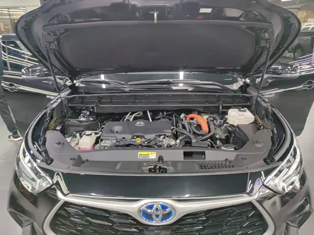 Toyota Highlander — Фото автомобиля 19