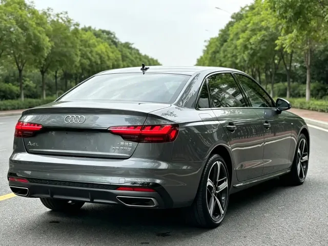 Audi A4L — Фото автомобиля 5