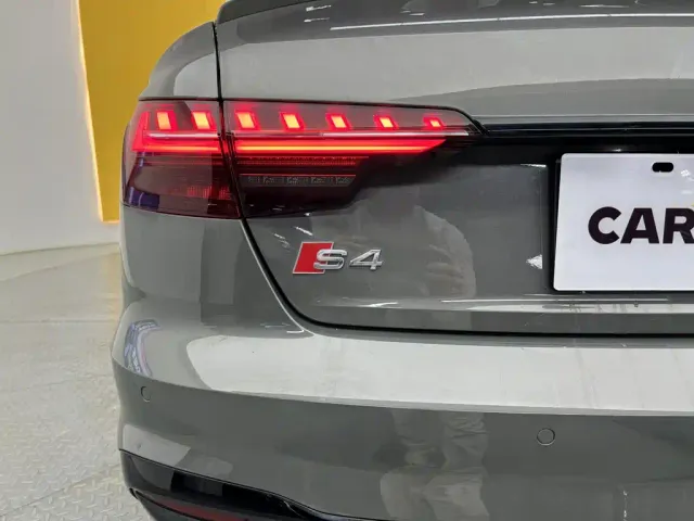 Audi S4 — Фото автомобиля 4