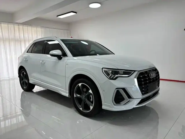 Audi Q3 — Фото автомобиля 3