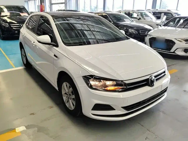 Volkswagen Polo — Фото автомобиля 3