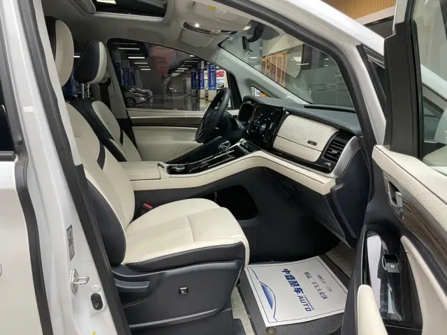 GAC Trumpchi M8 — Фото автомобиля 17