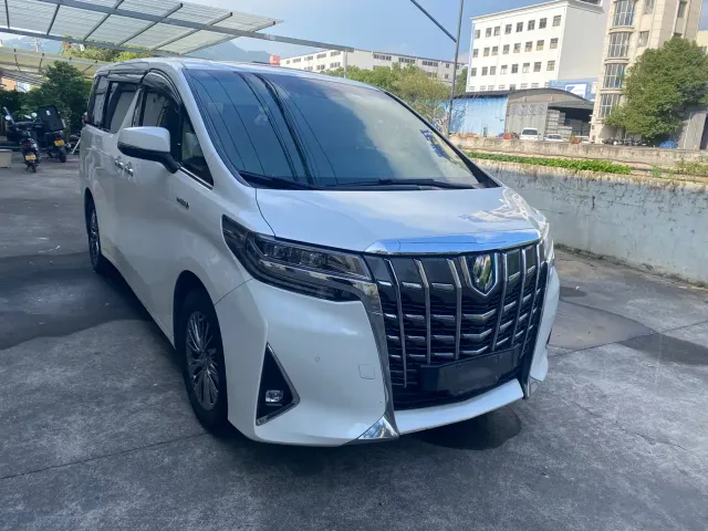 Toyota Alphard — Фото автомобиля 2