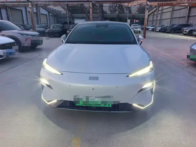 Geely Galaxy E8 — Фото автомобиля 2