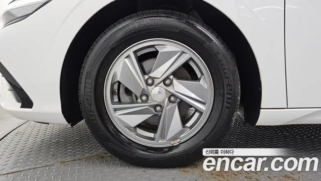 Hyundai Avante CN7 — Фото автомобиля 5