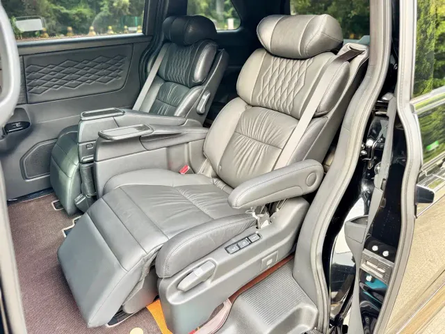 Honda Elysion — Фото автомобиля 19