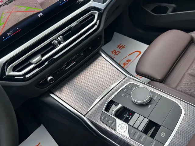 BMW 3 Series — Фото автомобиля 12