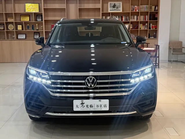 Volkswagen Touareg — Фото автомобиля 2