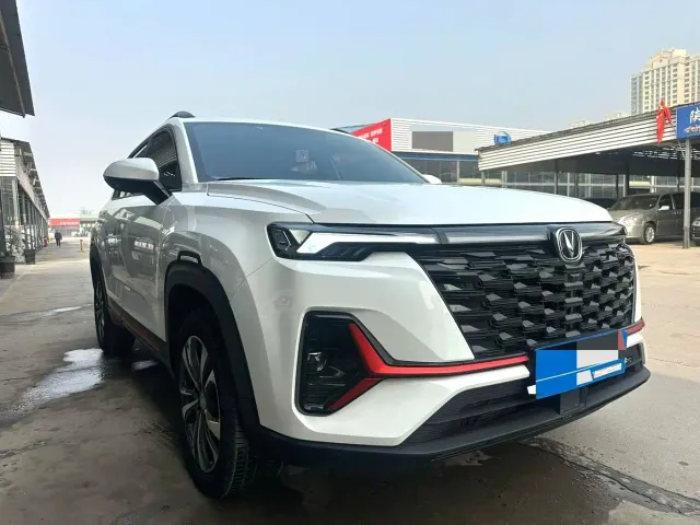 Changan CS35 Plus — Фото автомобиля 3