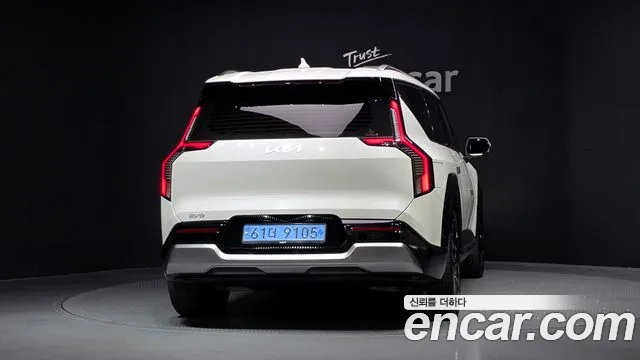 Kia EV9 — Фото автомобиля 4