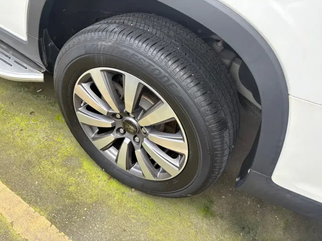 Roewe RX8 — Фото автомобиля 5