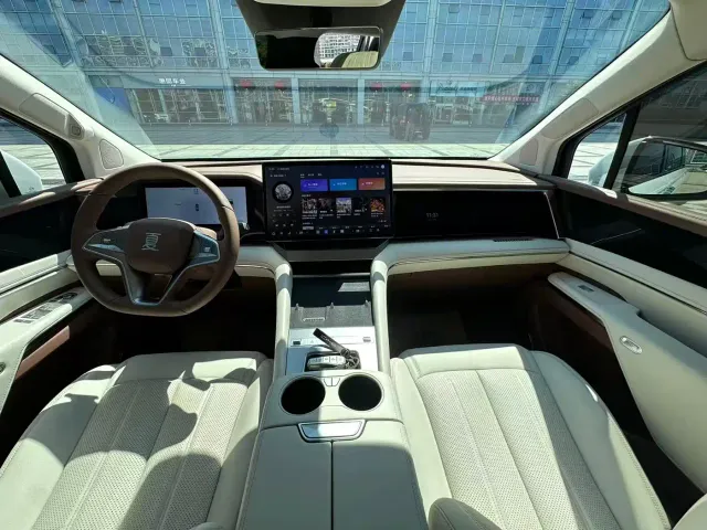 BYD Xia — Фото автомобиля 12