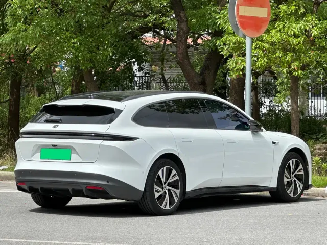 Nio ET5 Touring — Фото автомобиля 4