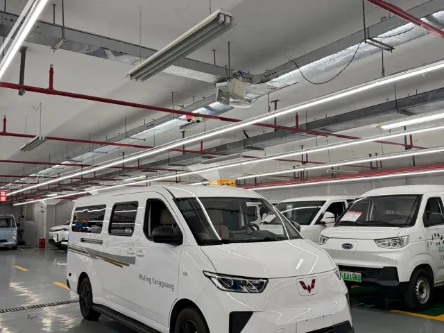 Wuling Yangguang — Фото автомобиля 3