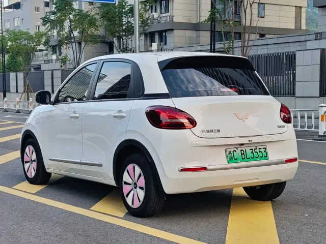 Wuling Bingo — Фото автомобиля 3