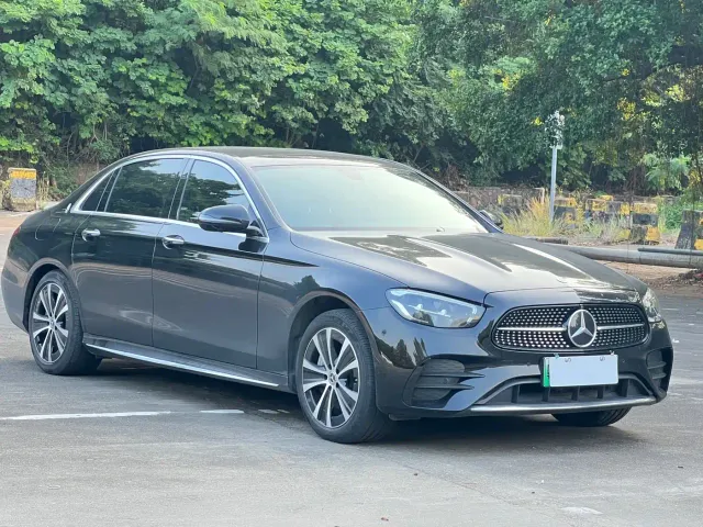 Mercedes-Benz E-Class — Фото автомобиля 7