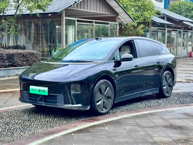 Li Auto i6 — Фото автомобиля 2