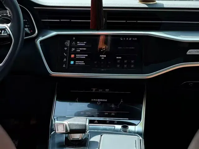 Audi A7L — Фото автомобиля 9