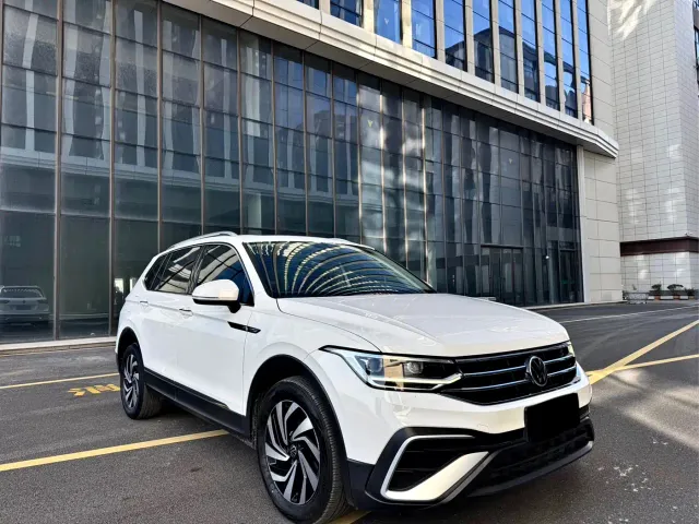 Volkswagen Tiguan L — Фото автомобиля 3